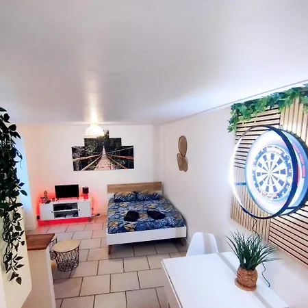 studio cosy&fun face aux château fléchettes Apartamento Gaillon