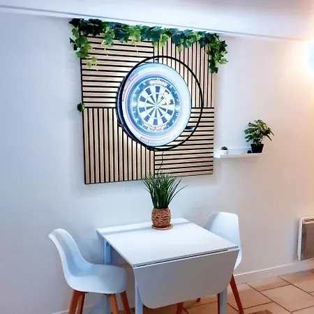 studio cosy&fun face aux château fléchettes *